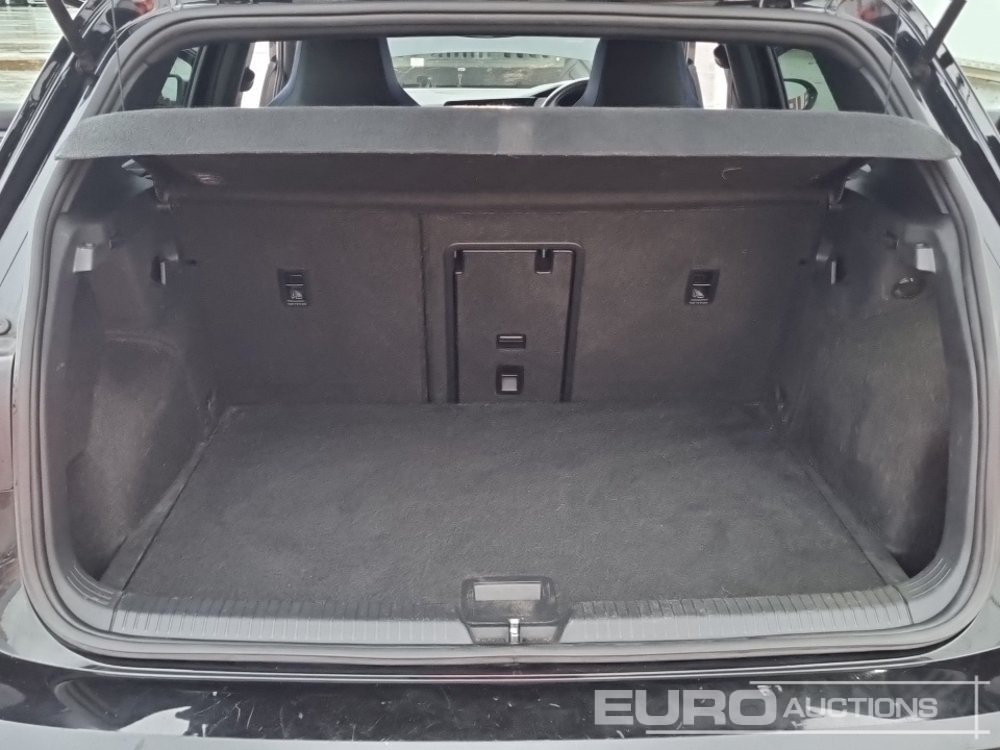 Automobil 2021 Volkswagen Golf R: slika 19