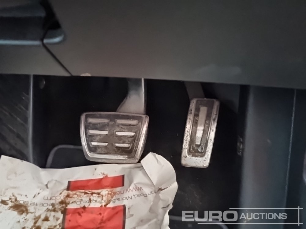 Automobil 2021 Volkswagen Golf R: slika 31