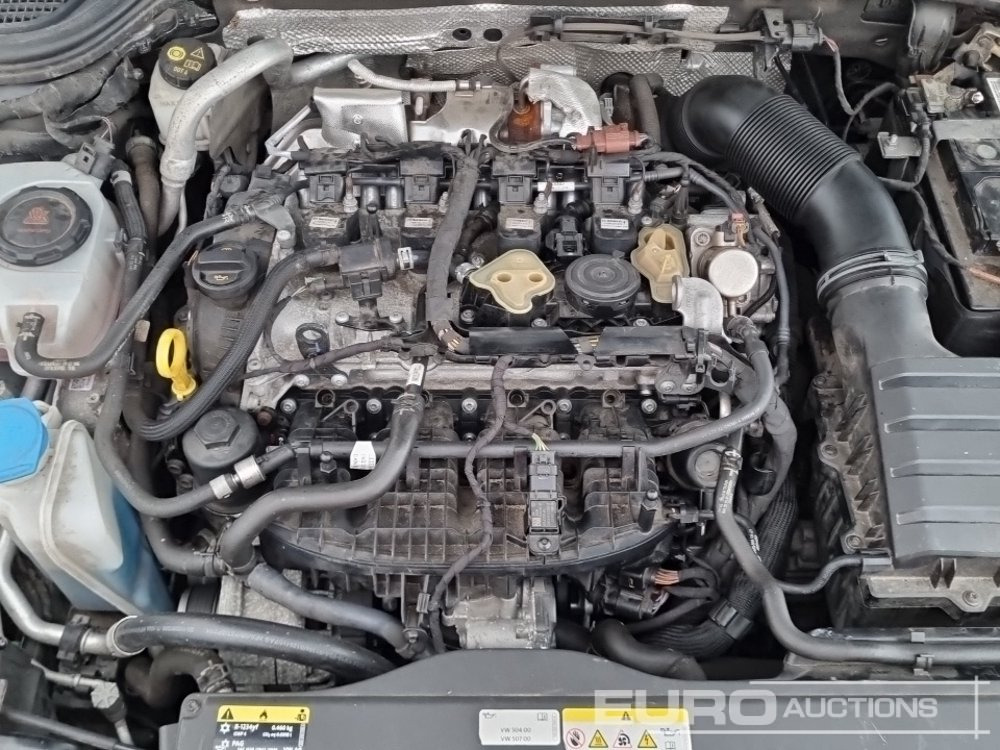 Automobil 2021 Volkswagen Golf R: slika 16