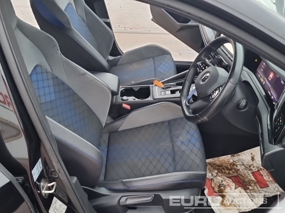 Automobil 2021 Volkswagen Golf R: slika 30