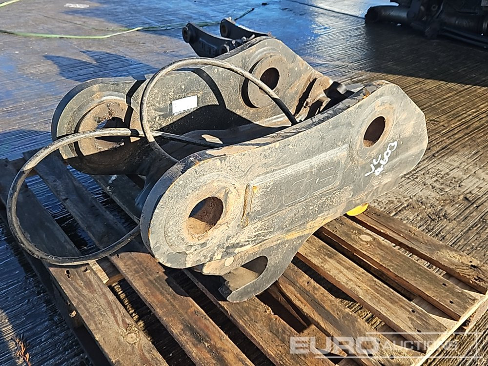 2023 JCB Hydraulic Double Lock QH 65mm Pin to suit 13 Ton Excavator - Brza spojnica: slika 1 2023 JCB Hydraulic Double Lock QH 65mm Pin to suit 13 Ton Excavator - Brza spojnica: slika 1