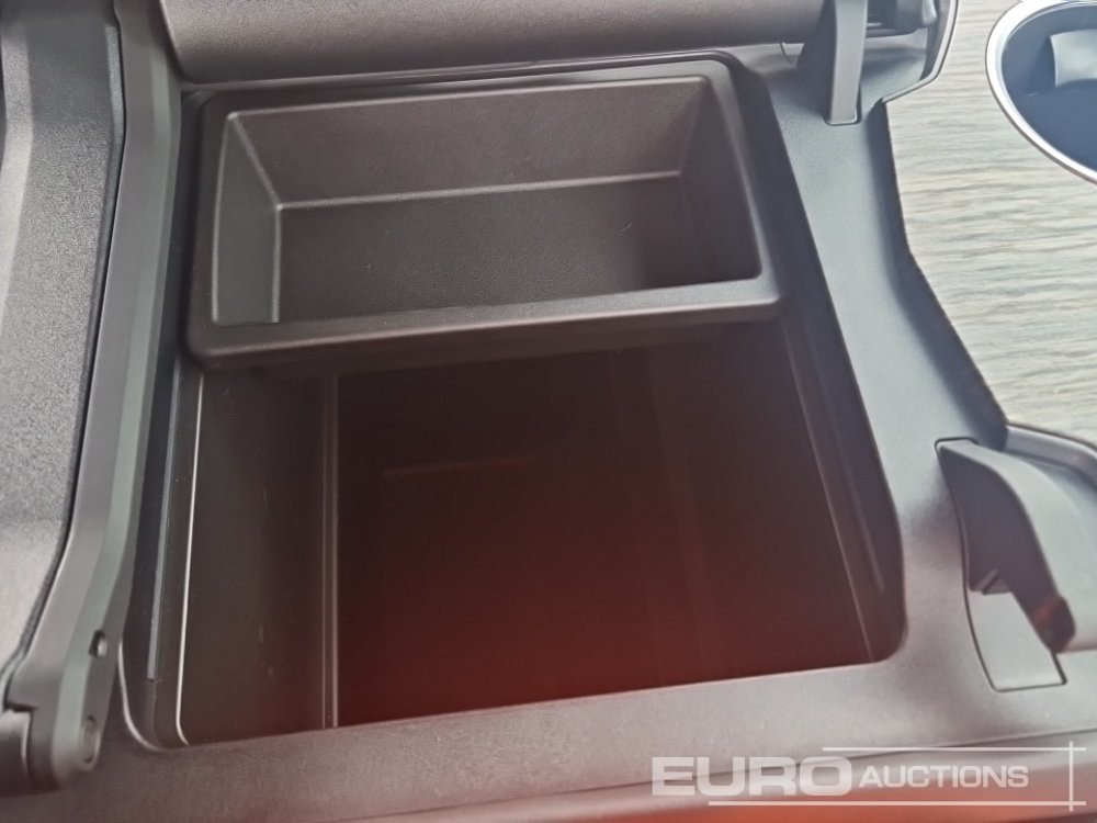 SUVSUV 2024 Toyota Land Cruiser: slika 48 SUVSUV 2024 Toyota Land Cruiser: slika 48