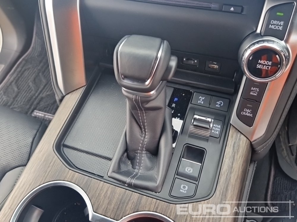 SUVSUV 2024 Toyota Land Cruiser: slika 47 SUVSUV 2024 Toyota Land Cruiser: slika 47