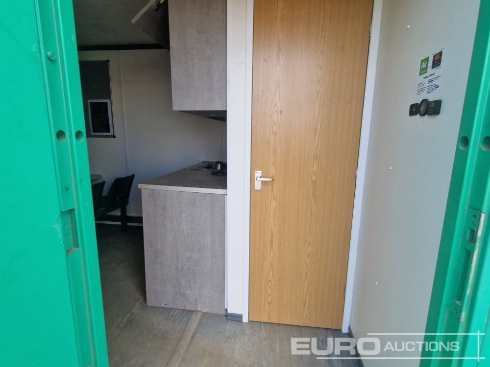 Brodski kontejner 22' x 9' Welfare Unit, Drying Room, W/C, 6kVA Stephill Generator (Cannot Be Reconsigned): slika 10