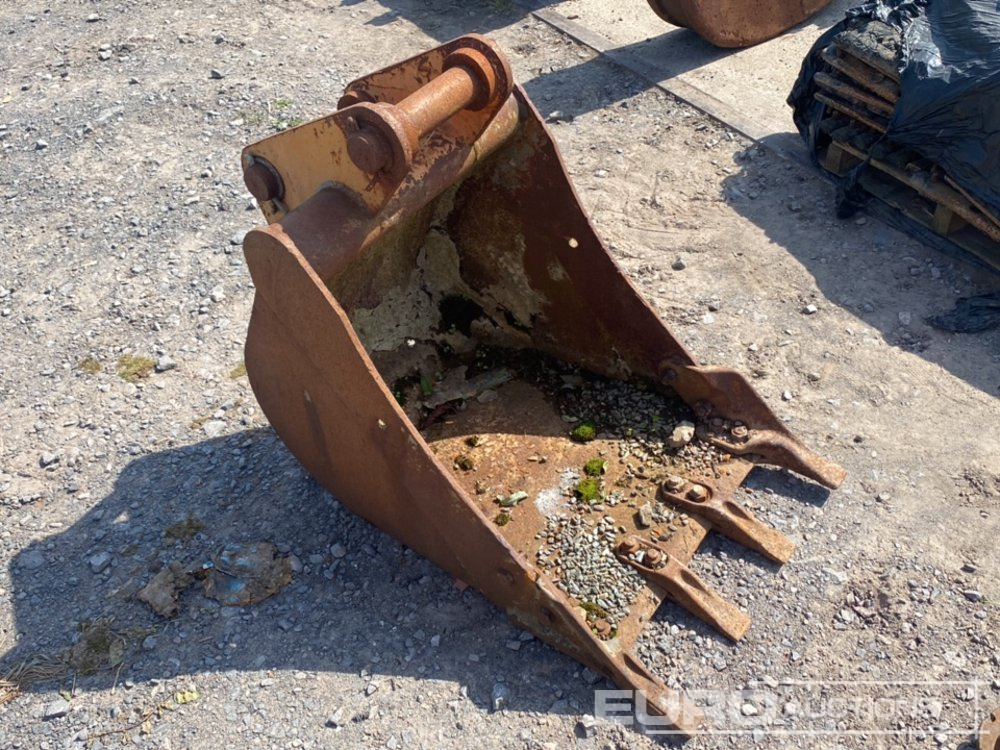 24" Digging Bucket 60mm Pin to suit 10-12 Ton Excavator - Kašika: slika 1 24" Digging Bucket 60mm Pin to suit 10-12 Ton Excavator - Kašika: slika 1