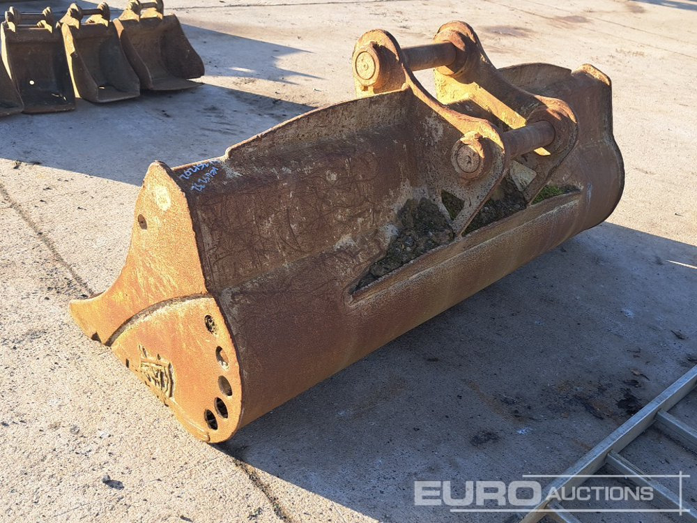 72" Ditching Bucket 80mm Pin to suit 20 Ton Excavator - Kašika: slika 2 72" Ditching Bucket 80mm Pin to suit 20 Ton Excavator - Kašika: slika 2