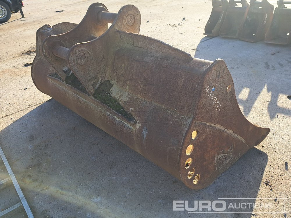 72" Ditching Bucket 80mm Pin to suit 20 Ton Excavator - Kašika: slika 3 72" Ditching Bucket 80mm Pin to suit 20 Ton Excavator - Kašika: slika 3
