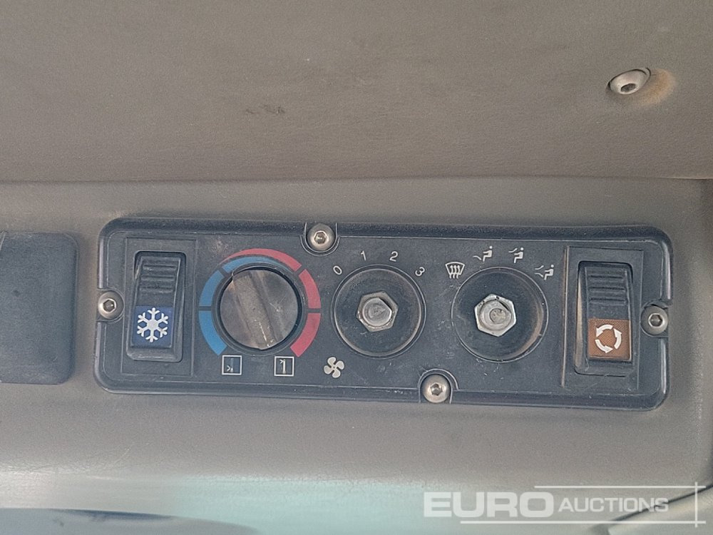 Zglobni kiper Bell B30D: slika 38
