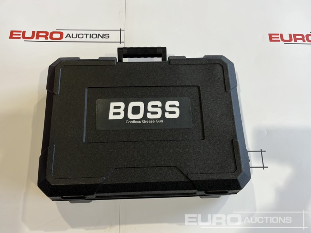 Boss 21 Volt Lithium Battery Cordless Grease Gun, 2 Batteries, Charger, Case, Shoulder Strap, Extension Pieces and Fittings - Građevinska oprema: slika 1 Boss 21 Volt Lithium Battery Cordless Grease Gun, 2 Batteries, Charger, Case, Shoulder Strap, Extension Pieces and Fittings - Građevinska oprema: slika 1