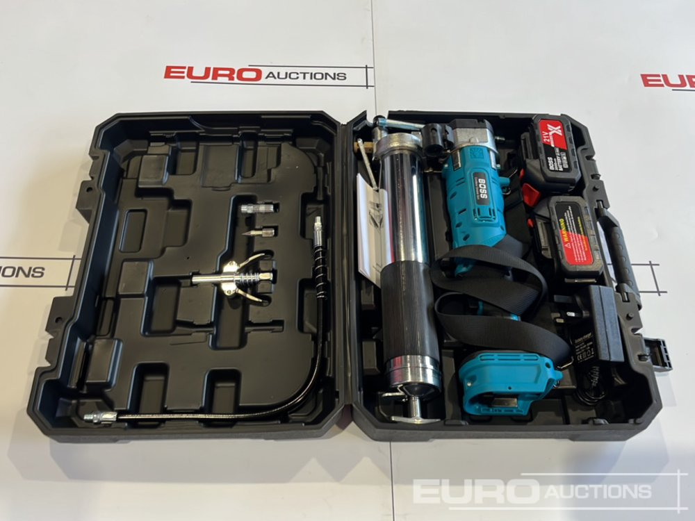Boss 21 Volt Lithium Battery Cordless Grease Gun, 2 Batteries, Charger, Case, Shoulder Strap, Extension Pieces and Fittings - Građevinska oprema: slika 1 Boss 21 Volt Lithium Battery Cordless Grease Gun, 2 Batteries, Charger, Case, Shoulder Strap, Extension Pieces and Fittings - Građevinska oprema: slika 1