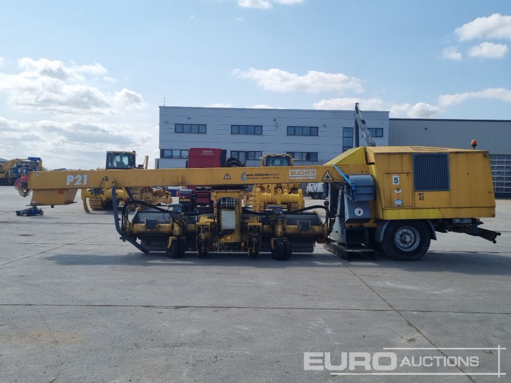 Bucher Schorling P21 Single Axle Runway Sweeper, Snow Clearing Brush, Snow Blower, Dryer - Ventilator za sneg: slika 2 Bucher Schorling P21 Single Axle Runway Sweeper, Snow Clearing Brush, Snow Blower, Dryer - Ventilator za sneg: slika 2