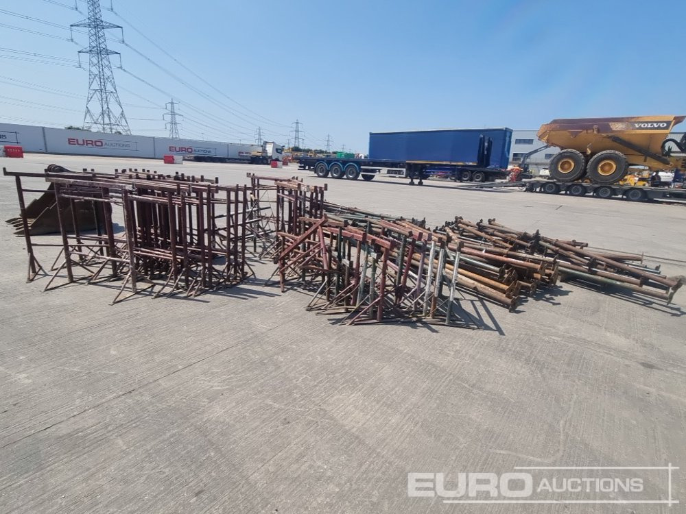 Bundle of Trestles (3 of), Bundle of Acro Props (4 of) - Građevinska oprema: slika 5 Bundle of Trestles (3 of), Bundle of Acro Props (4 of) - Građevinska oprema: slika 5