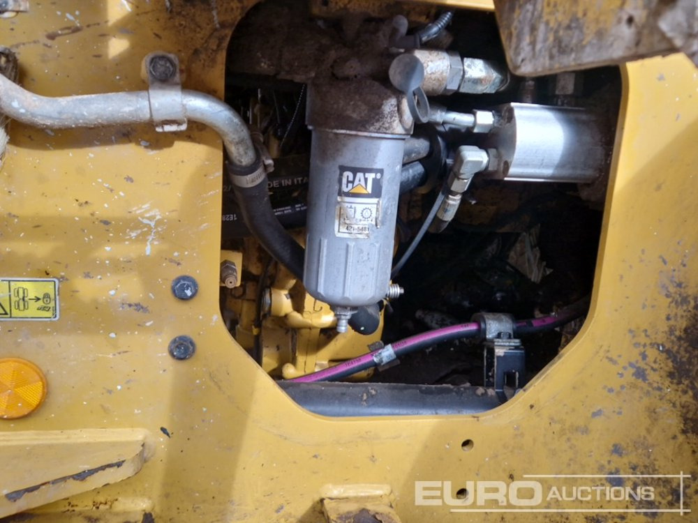 Utovarivač točkaš CAT 930M: slika 48