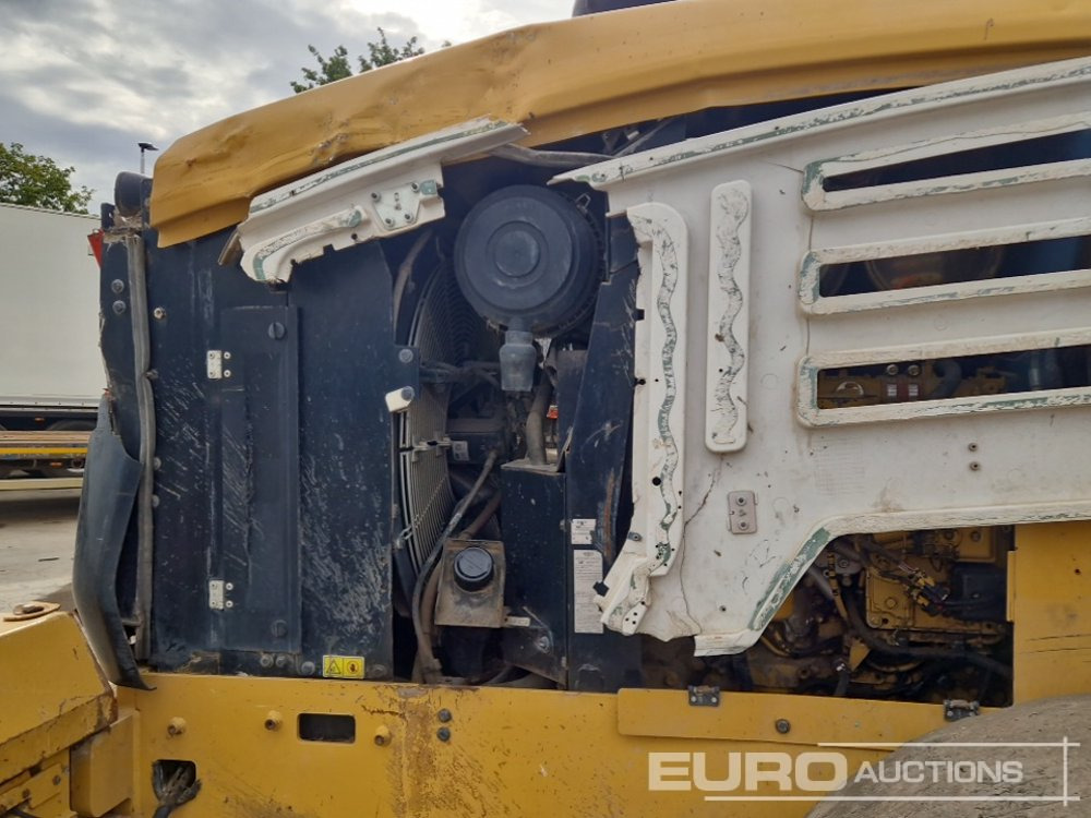 Utovarivač točkaš CAT 930M: slika 35