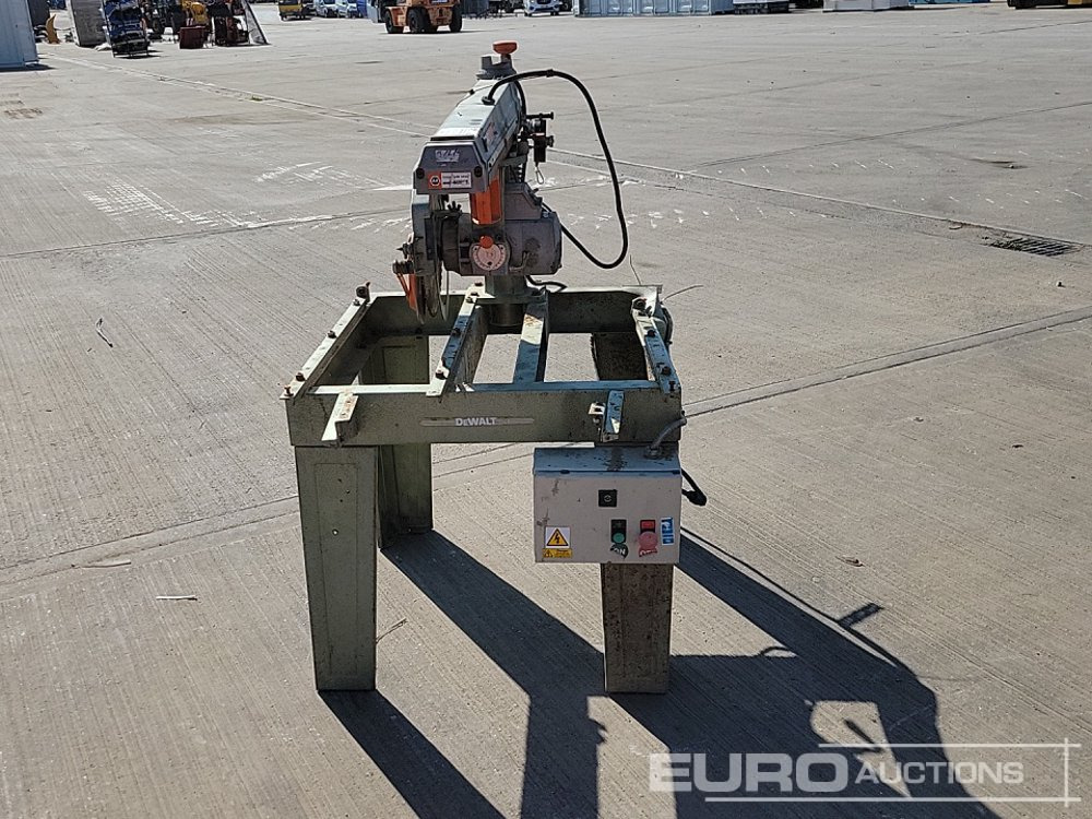 Dewalt 415Volt Circular Saw - Građevinska oprema: slika 4 Dewalt 415Volt Circular Saw - Građevinska oprema: slika 4
