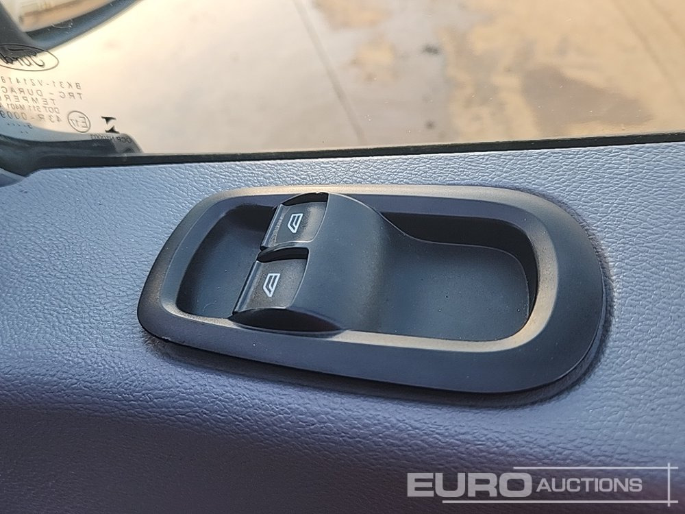 Dostavno vozilo 2016 Ford Transit: slika 20