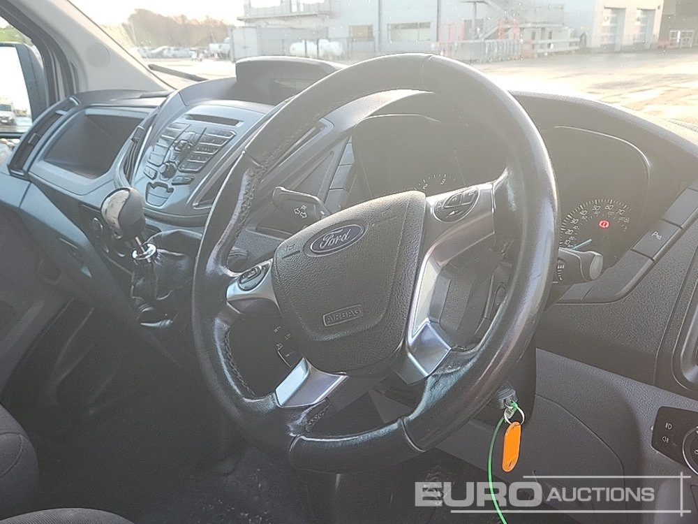 Dostavno vozilo 2016 Ford Transit: slika 16