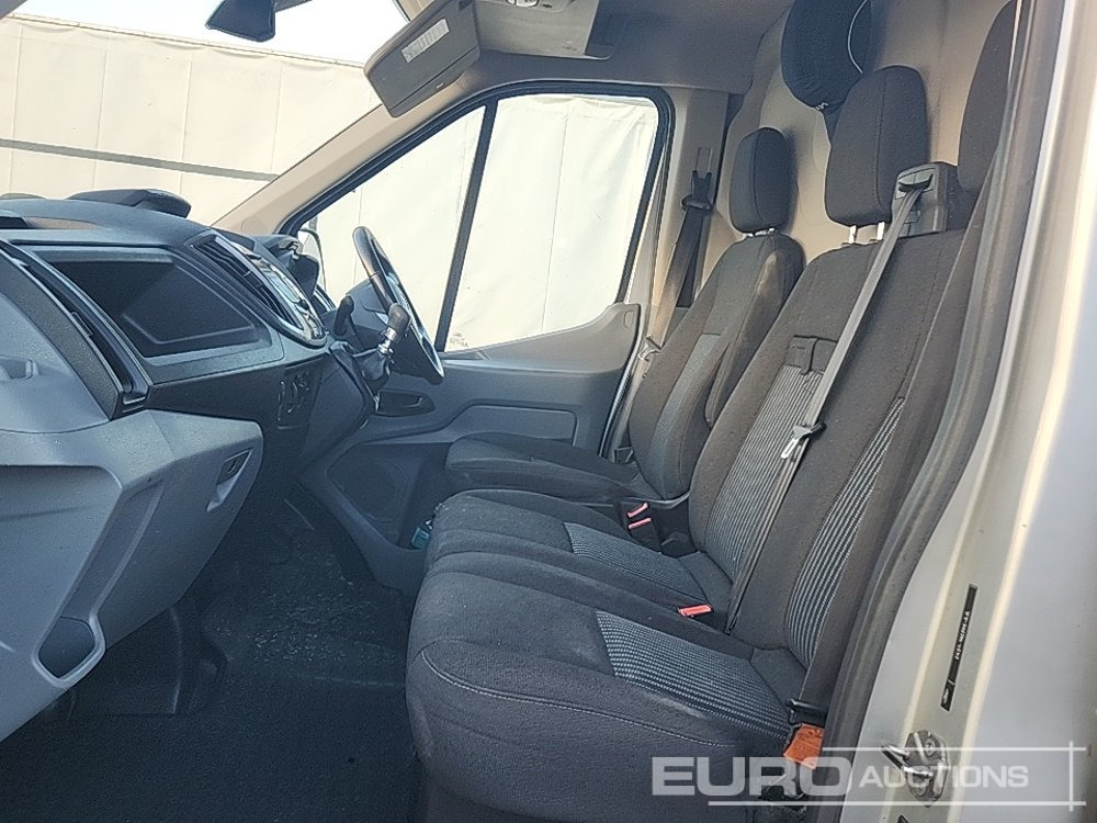 Dostavno vozilo 2016 Ford Transit: slika 21