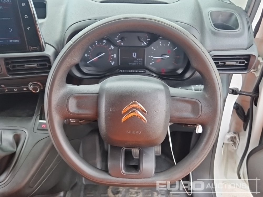 Dostavno vozilo 2020 Citroen Berlingo: slika 29