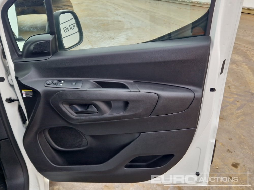 Dostavno vozilo 2020 Citroen Berlingo: slika 27