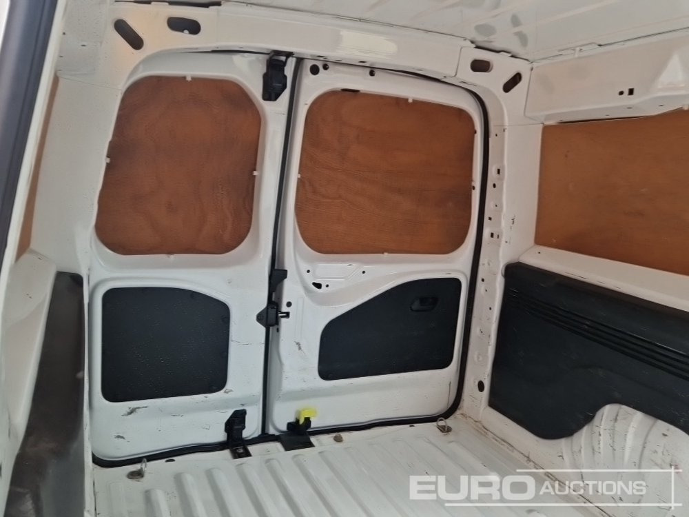Dostavno vozilo 2020 Citroen Berlingo: slika 21