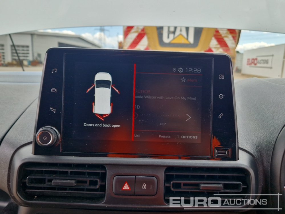 Dostavno vozilo 2020 Citroen Berlingo: slika 33