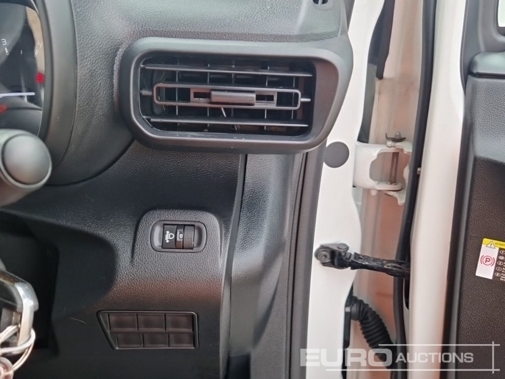 Dostavno vozilo 2020 Citroen Berlingo: slika 31