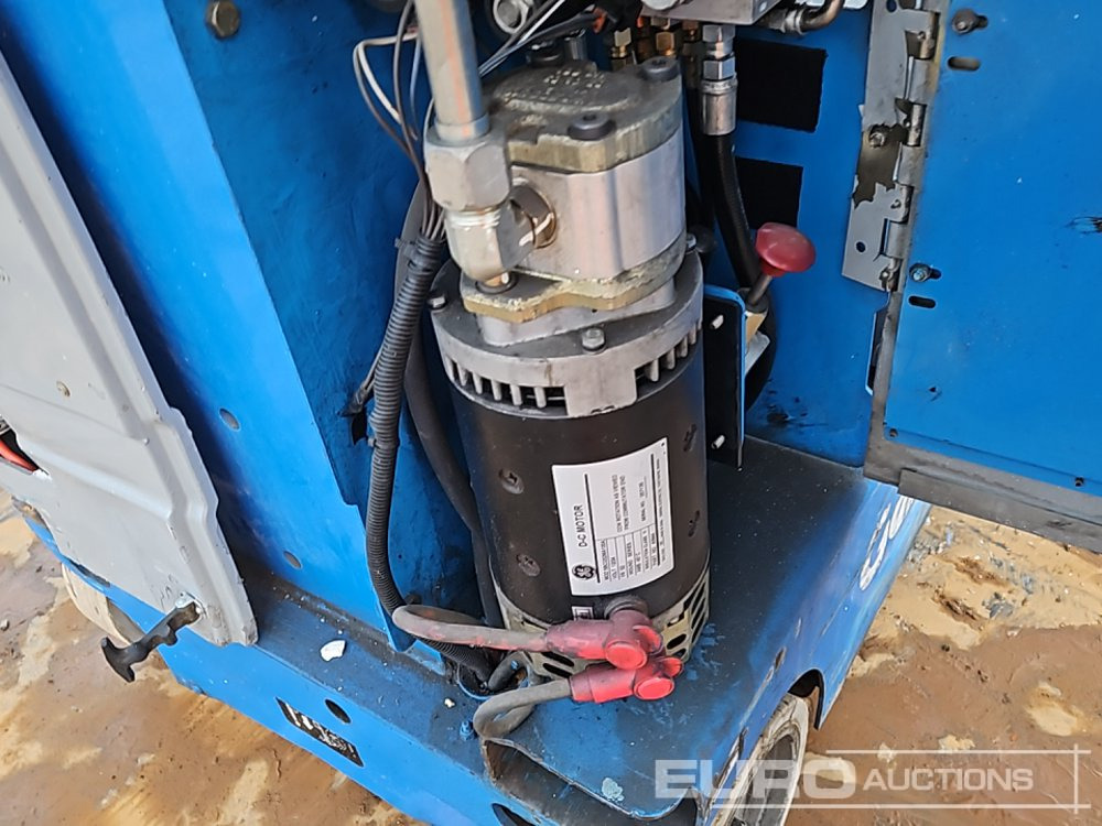 Jarbolna penjajuća platforma Genie GR-15: slika 14 Jarbolna penjajuća platforma Genie GR-15: slika 14