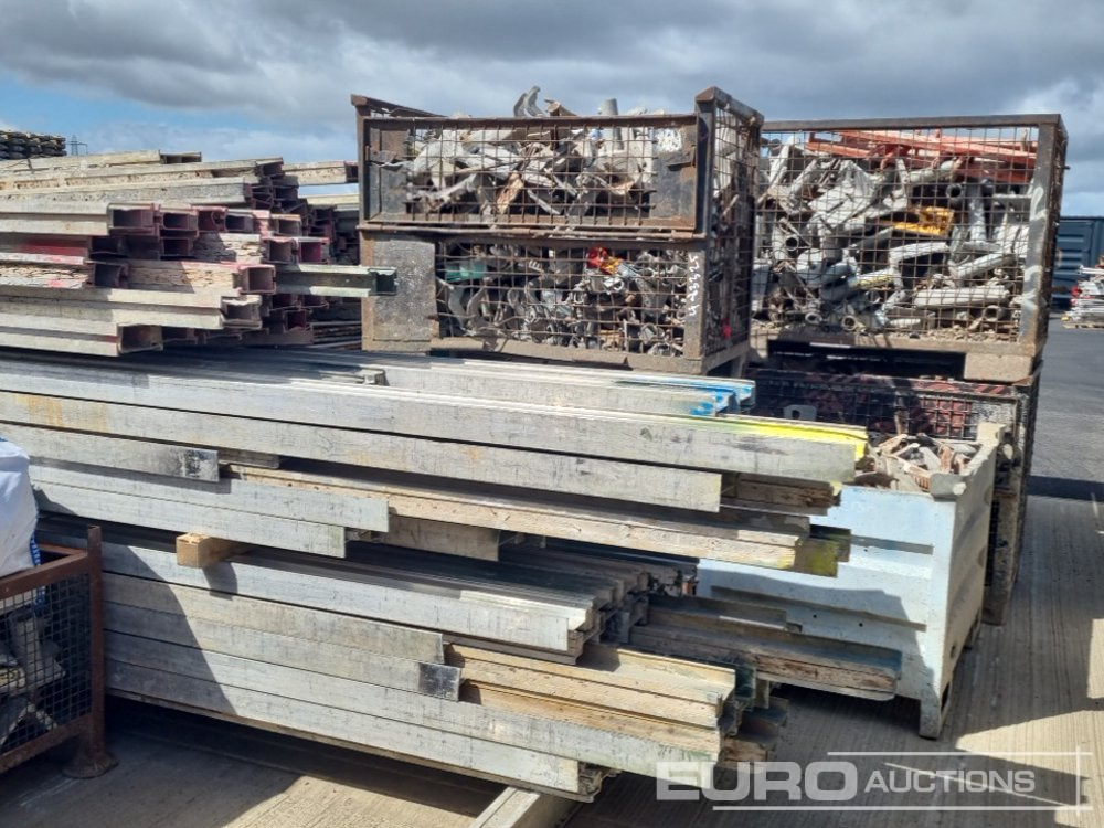 Hunnebeck Concrete Slab Formwork 1.8m x 0.9m (17 of), 0.9m x 0.9m Panel, Bundle of 150mm Twin Web Beams (4 of), Bundle of K Guard Panels (3 of), Stillage of Various Formwork & Scaffolding Parts & Fitt - Građevinska oprema: slika 2 Hunnebeck Concrete Slab Formwork 1.8m x 0.9m (17 of), 0.9m x 0.9m Panel, Bundle of 150mm Twin Web Beams (4 of), Bundle of K Guard Panels (3 of), Stillage of Various Formwork & Scaffolding Parts & Fitt - Građevinska oprema: slika 2