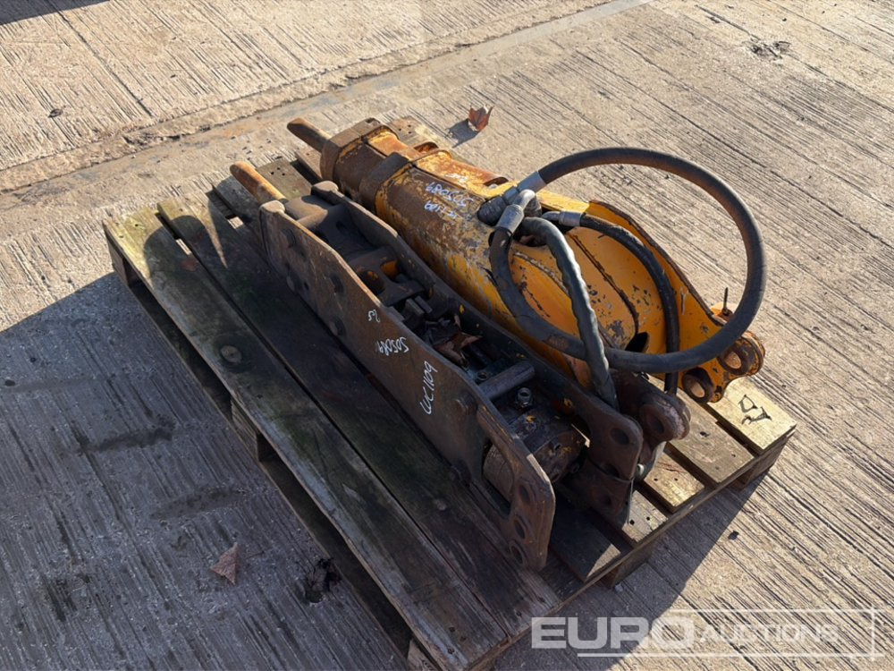 JCB Hydraulic Breaker 30-35mm Pin to suit Mini Excavator (2 of) - Hidraulični čekić: slika 3 JCB Hydraulic Breaker 30-35mm Pin to suit Mini Excavator (2 of) - Hidraulični čekić: slika 3