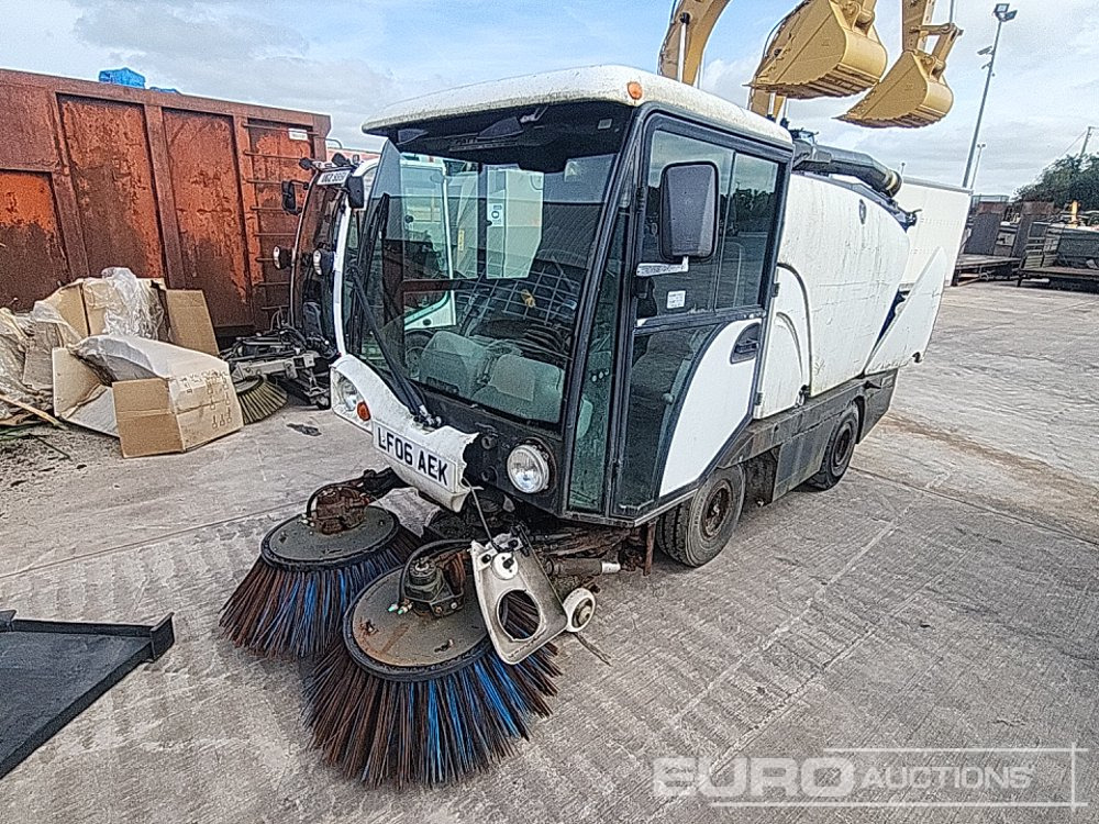 Johnston Sweeper 4x2 Road Sweeper - Autočistilica: slika 1 Johnston Sweeper 4x2 Road Sweeper - Autočistilica: slika 1