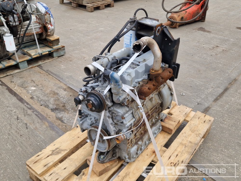Kubota 4 Cylinder Engine - Motor: slika 1 Kubota 4 Cylinder Engine - Motor: slika 1