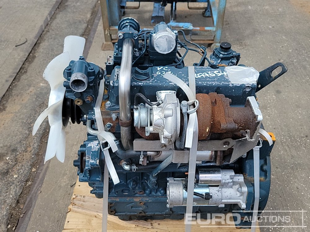 Kubota 4 Cylinder Engine - Motor: slika 2 Kubota 4 Cylinder Engine - Motor: slika 2