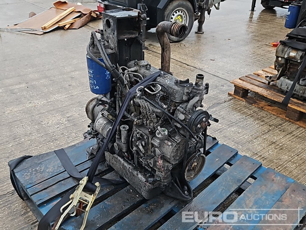Kubota 4 Cylinder Engine - Motor: slika 1 Kubota 4 Cylinder Engine - Motor: slika 1