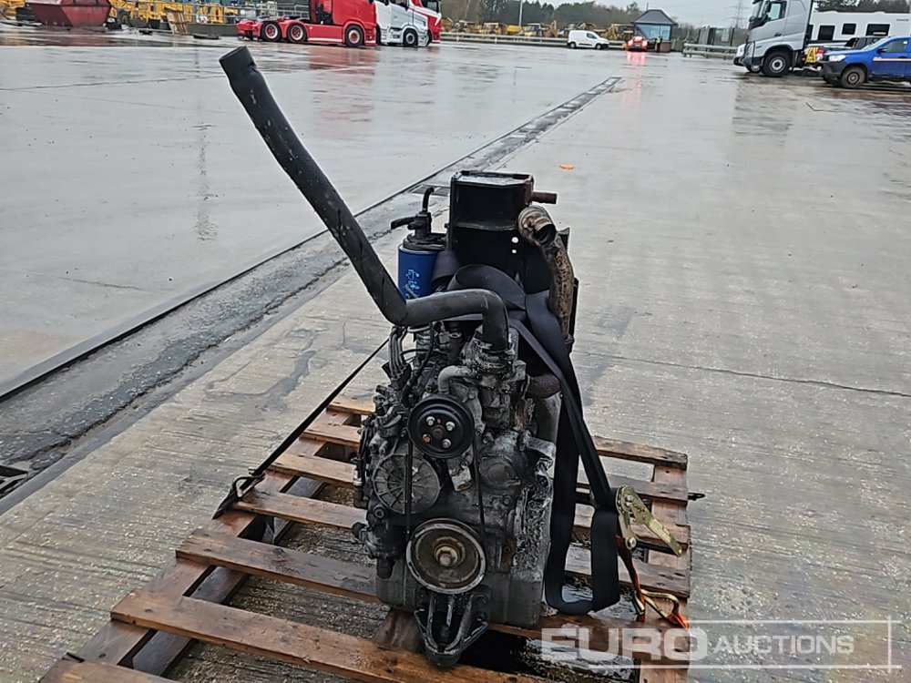 Kubota 4 Cylinder Engine - Motor: slika 2 Kubota 4 Cylinder Engine - Motor: slika 2