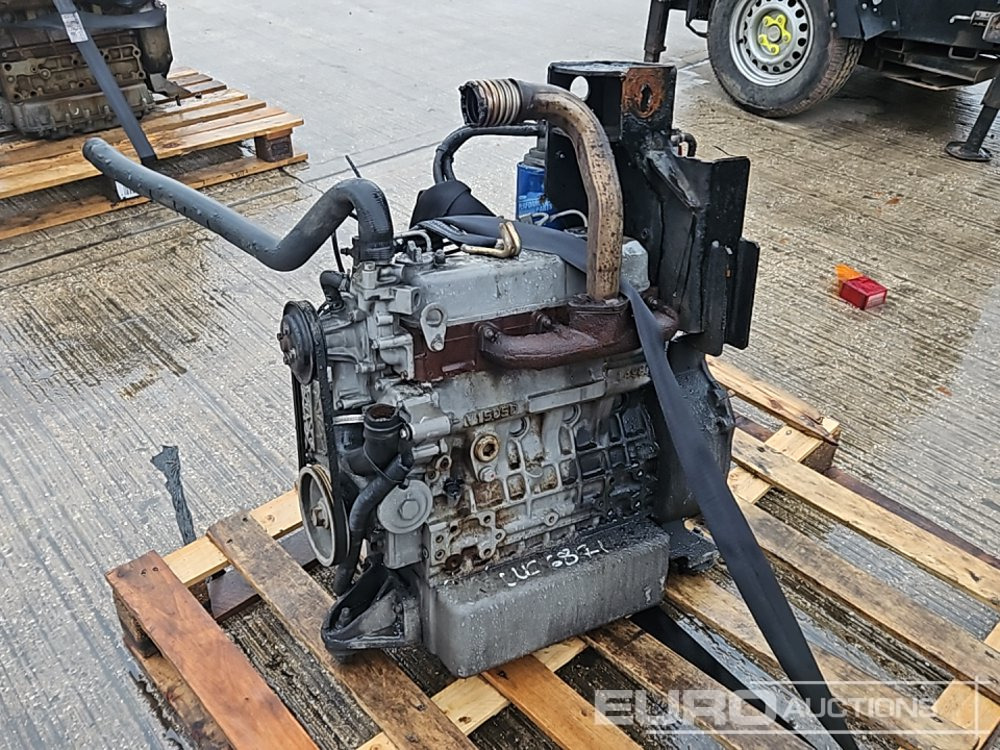 Kubota 4 Cylinder Engine - Motor: slika 3 Kubota 4 Cylinder Engine - Motor: slika 3