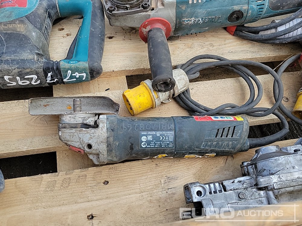 Građevinska oprema Makita 110Volt Cut Off Saw, Belt Sander, Grinder (2 of), Reciprocating Saw (2 of), Hammer Drill, Screwdriver: slika 16