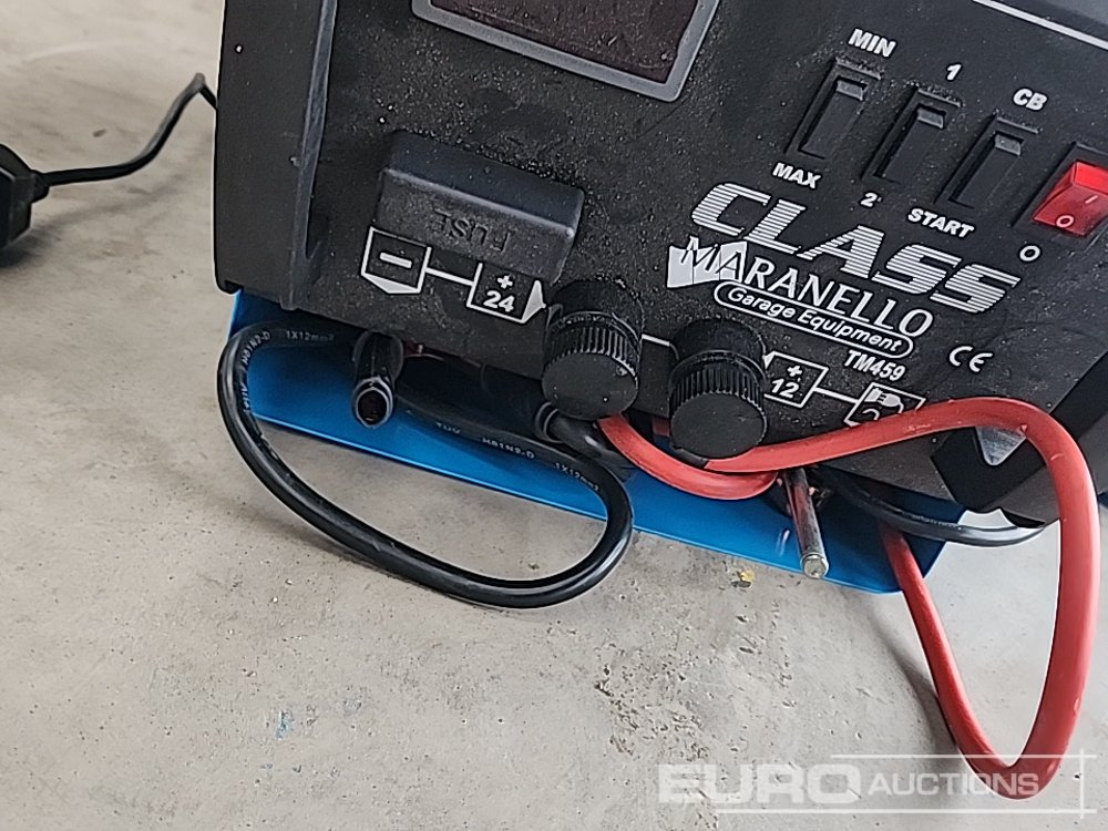 Гаражна опрема Maranello 530 12/24 Volt Battery Charger & Neilsen 3500W Power Inverter (2 of): slika 8 Гаражна опрема Maranello 530 12/24 Volt Battery Charger & Neilsen 3500W Power Inverter (2 of): slika 8