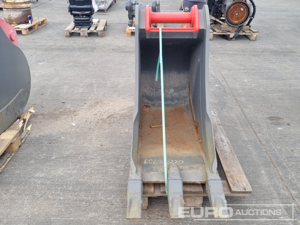 Miller 24" Digging Bucket 80mm Pin to suit 20 Ton Excavator - Kašika: slika 2 Miller 24" Digging Bucket 80mm Pin to suit 20 Ton Excavator - Kašika: slika 2