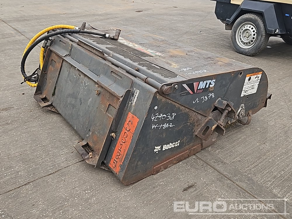 2014 Bobcat 60 SWEEPER - Oprema za rukovanje materijalima: slika 5 2014 Bobcat 60 SWEEPER - Oprema za rukovanje materijalima: slika 5