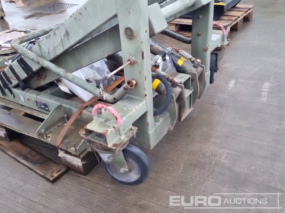 Oprema za rukovanje materijalima Carlisle Engineering Hydraulic Trolley Lift: slika 14