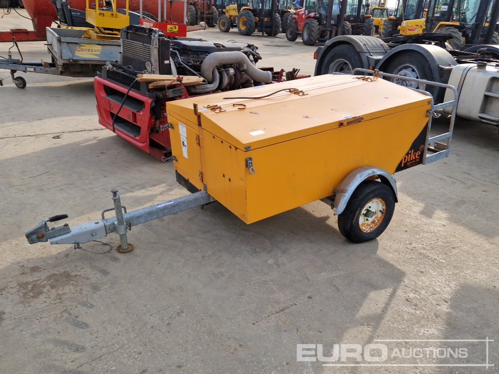 Pike Single Axle Portable 2 Way Traffic Light System - Građevinska oprema: slika 1 Pike Single Axle Portable 2 Way Traffic Light System - Građevinska oprema: slika 1