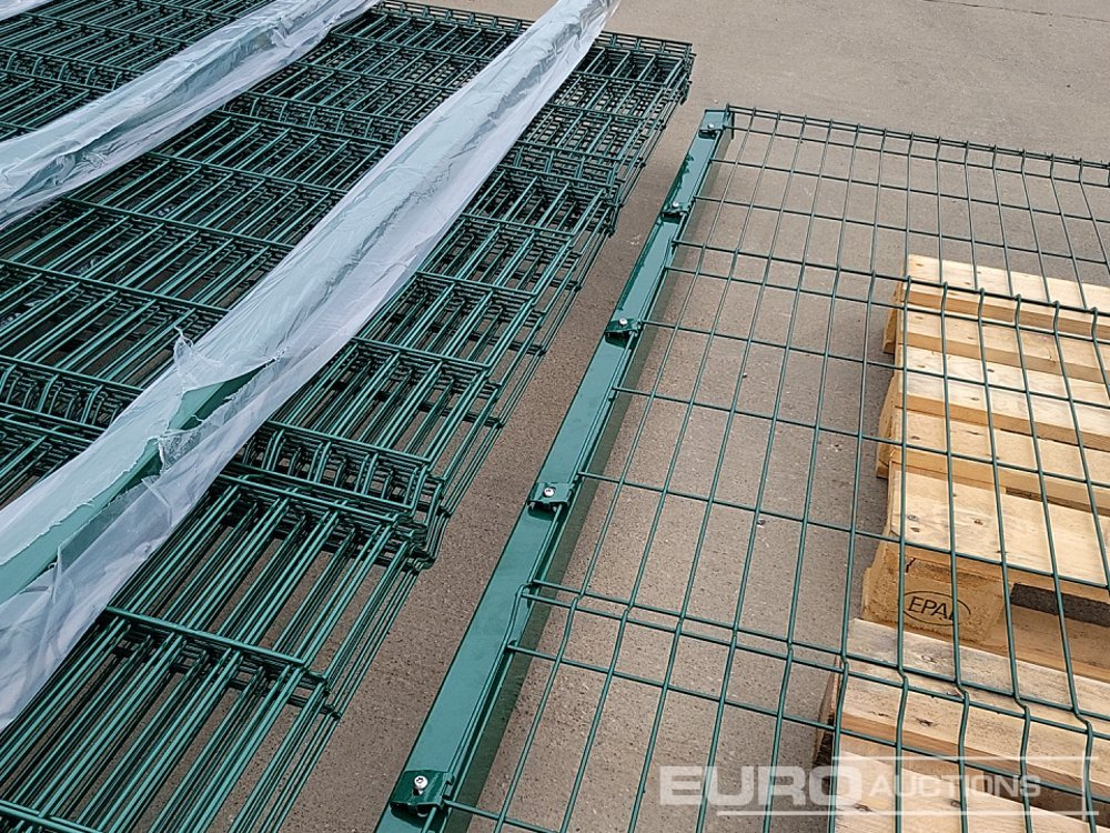 Poljoprivredna mašina Unused Galvanised & Powder Coated Heavy Duty (5mm) Wire Mesh Fencing, 25 x H2.4m x W2.2m Panels, 26 x 60mm x 60mm x3m Posts, with Fittings (Green): slika 9
