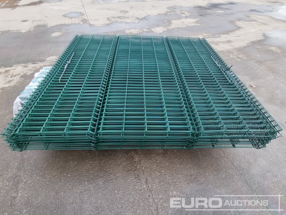 Poljoprivredna mašina Unused Galvanised & Powder Coated Heavy Duty (5mm) Wire Mesh Fencing, 25 x H2.4m x W2.2m Panels, 26 x 60mm x 60mm x3m Posts, with Fittings (Green): slika 17