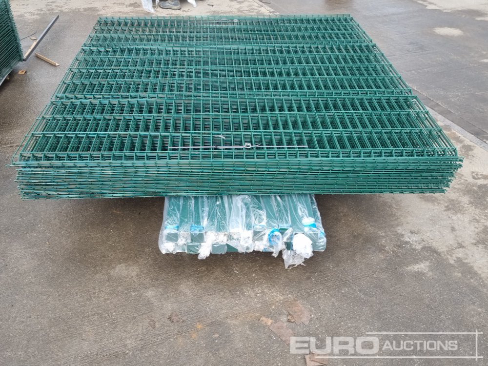 Poljoprivredna mašina Unused Galvanised & Powder Coated Heavy Duty (5mm) Wire Mesh Fencing, 25 x H2.4m x W2.2m Panels, 26 x 60mm x 60mm x3m Posts, with Fittings (Green): slika 19
