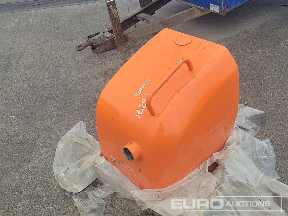 Fuel Tank to suit Excavator - Rezervni deo: slika 5 Fuel Tank to suit Excavator - Rezervni deo: slika 5