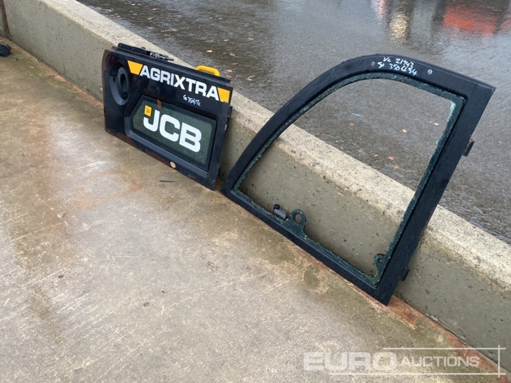 Top Window Frame & Bottom Door to suit JCB Telehandler - Rezervni deo: slika 3 Top Window Frame & Bottom Door to suit JCB Telehandler - Rezervni deo: slika 3