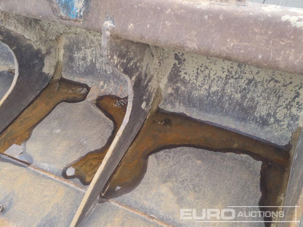 Kašika Rhinox 72" Ditching Bucket 65mm Pin to suit 13 Ton Excavator: slika 10
