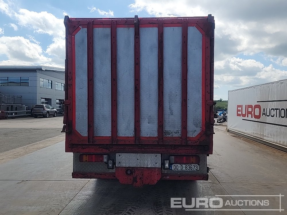 Scania 94D.220 - Kamion za prevoz stoke: slika 4 Scania 94D.220 - Kamion za prevoz stoke: slika 4