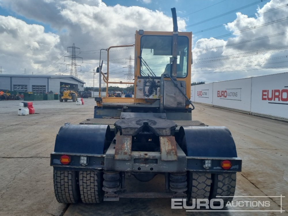 Terberg YT182 - Terminalni traktor: slika 4 Terberg YT182 - Terminalni traktor: slika 4